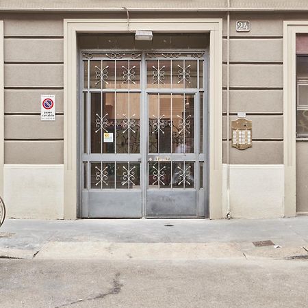 Elegante Appartamento Minimal Dai Tocchi Botanici Milan Luaran gambar