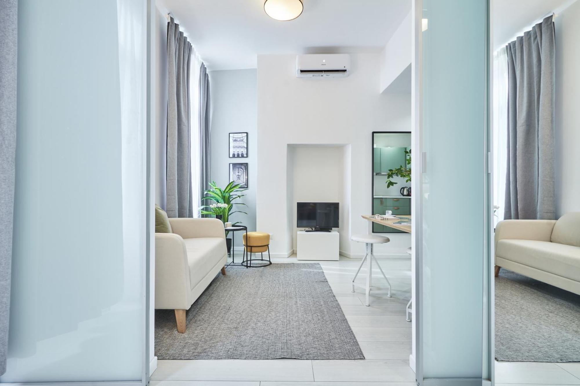 Elegante Appartamento Minimal Dai Tocchi Botanici Milan Luaran gambar