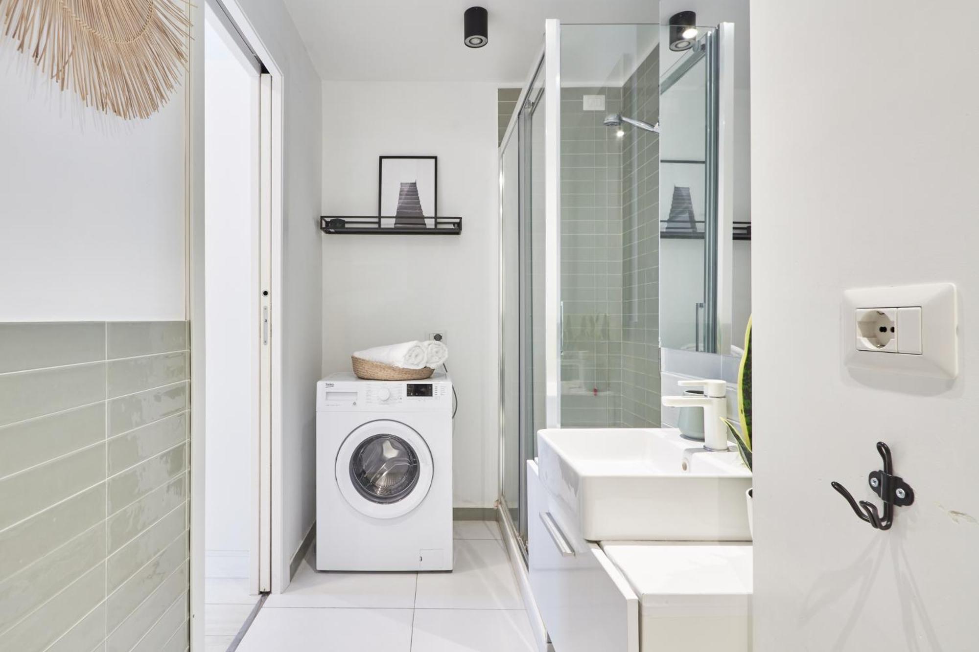 Elegante Appartamento Minimal Dai Tocchi Botanici Milan Luaran gambar