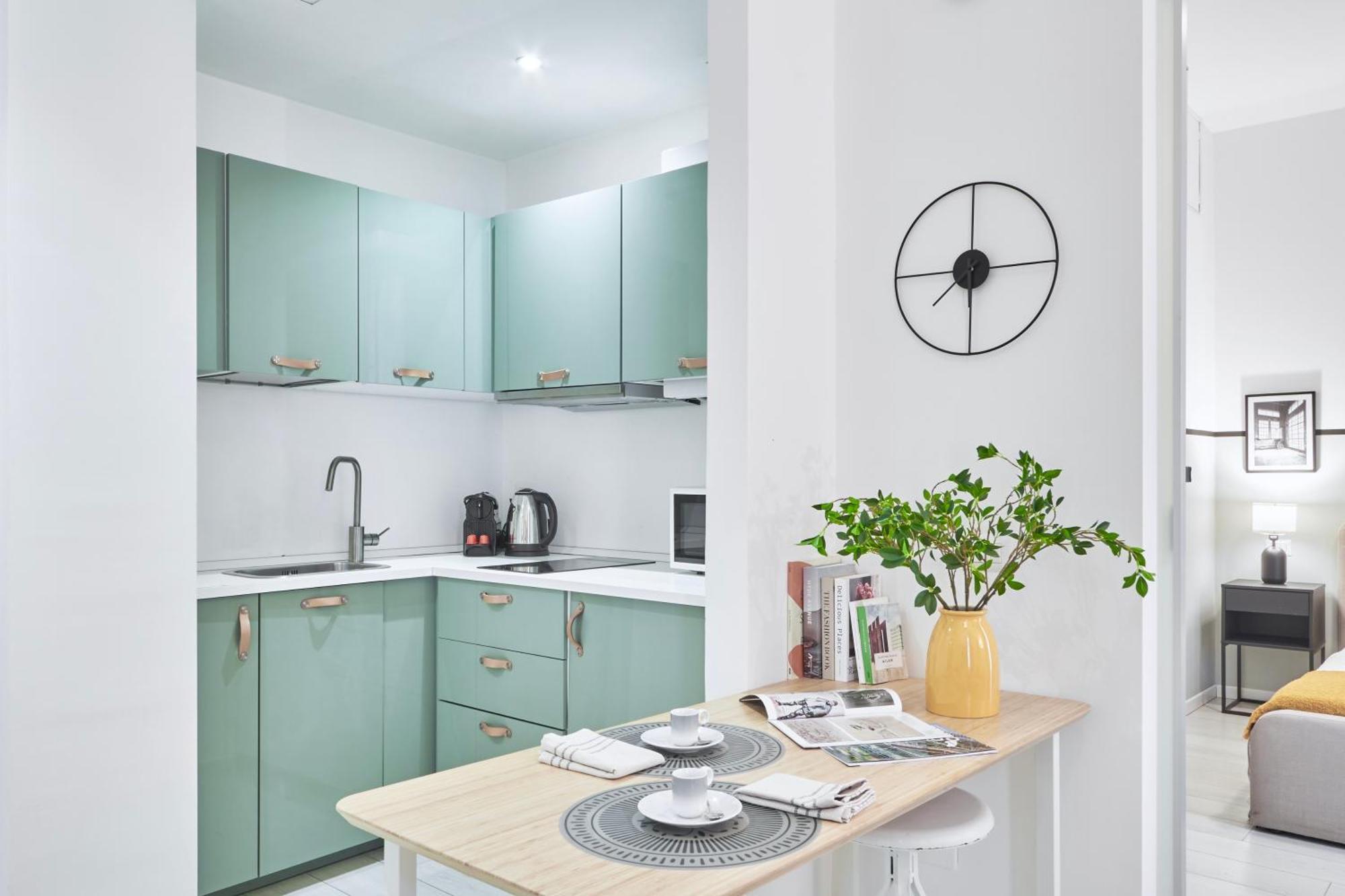 Elegante Appartamento Minimal Dai Tocchi Botanici Milan Luaran gambar